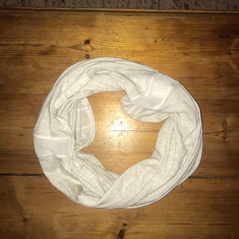 Lululemon scarf
